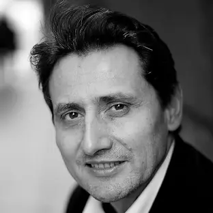 Yazar Resmi